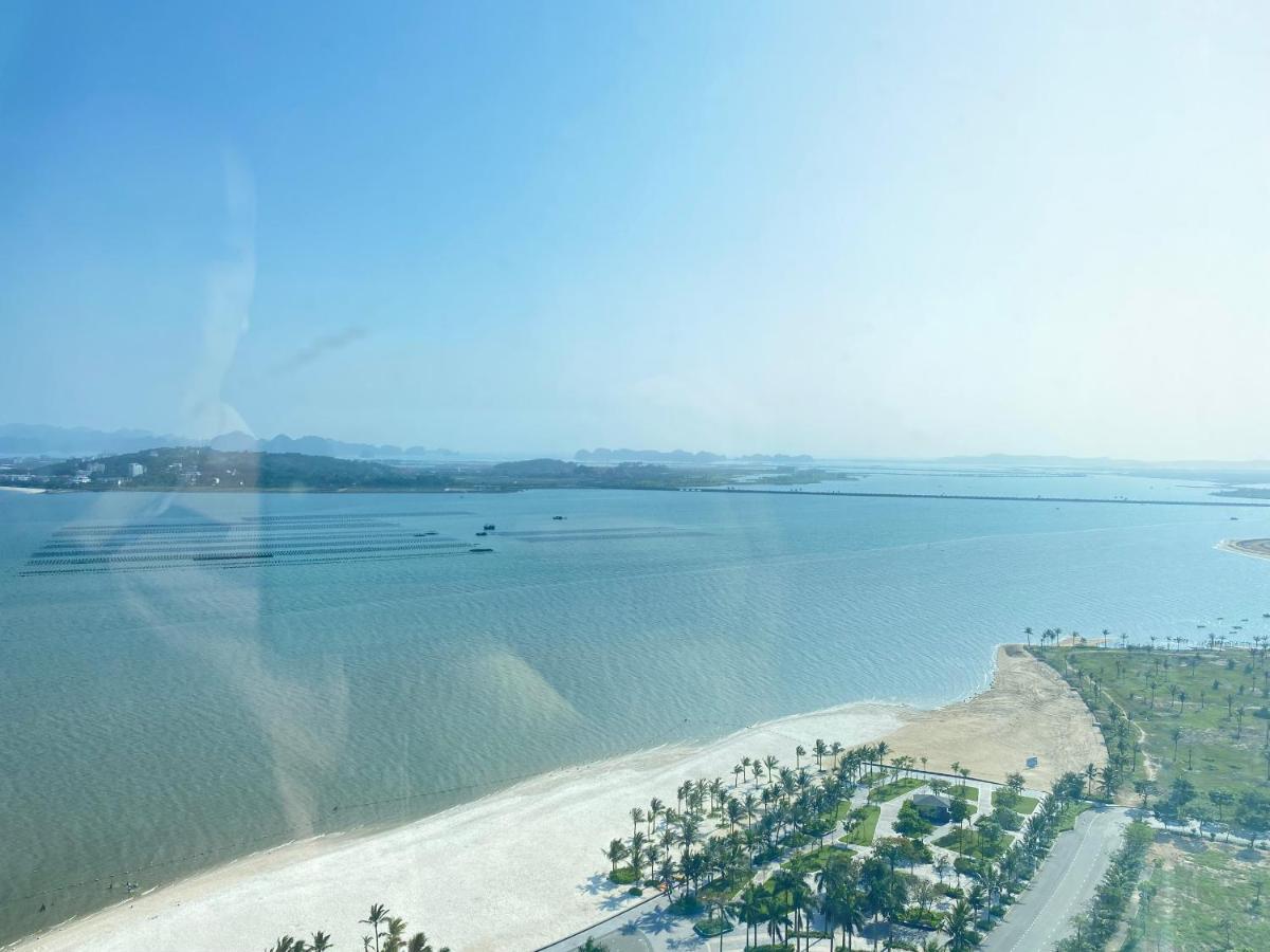 A La Carte Ha Long Apartment By The Beach Exterior photo