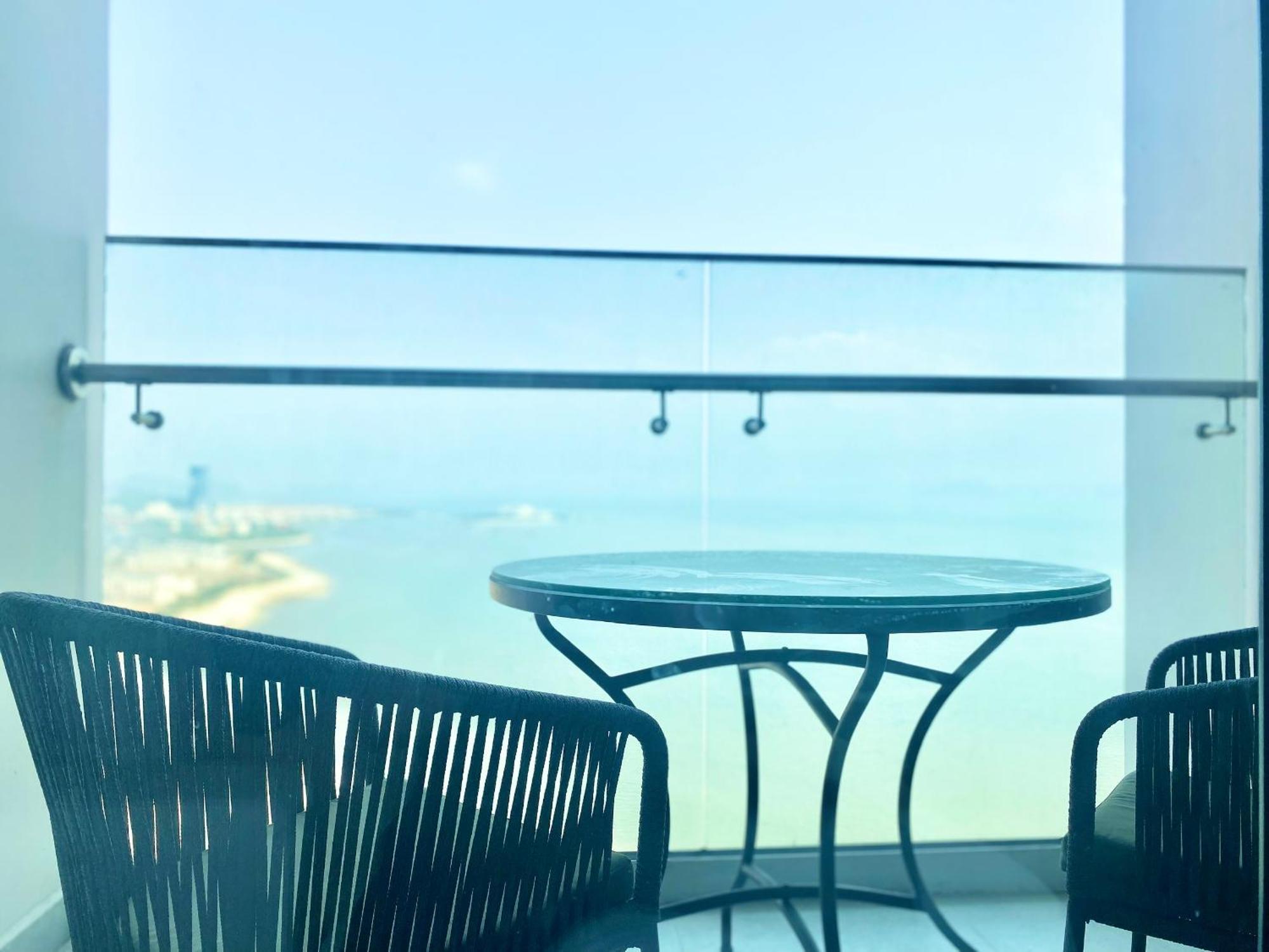 A La Carte Ha Long Apartment By The Beach Exterior photo