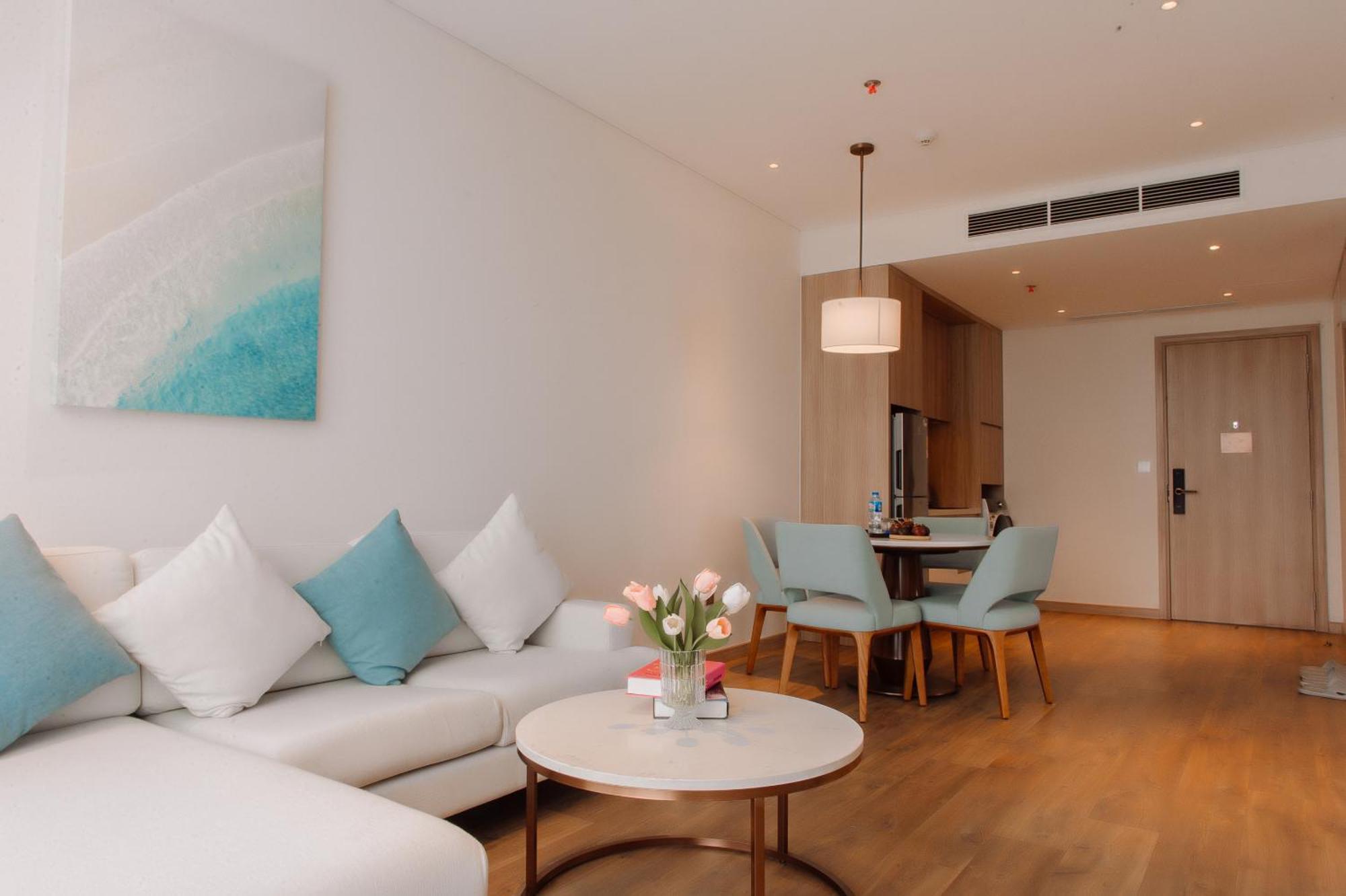 A La Carte Ha Long Apartment By The Beach Exterior photo